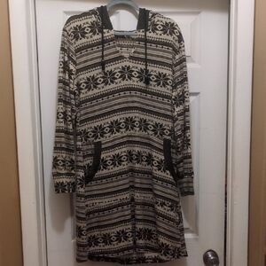 EARTHBOUND Black and Cream Long Sleeve Dress